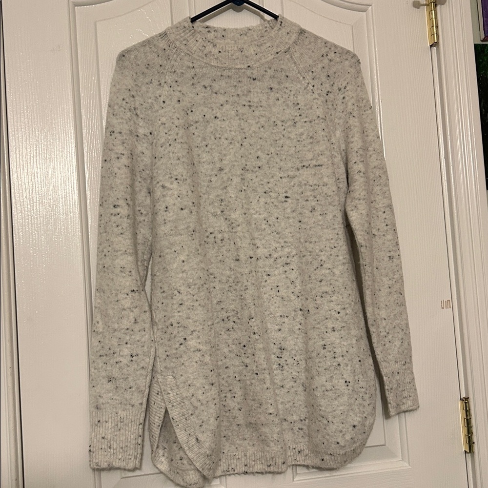 LOFT Speckled Light Gray Turtleneck Sweater – Medium, Like New